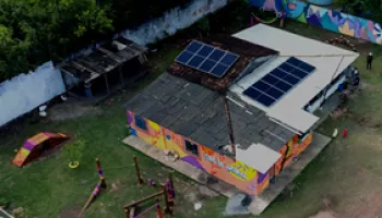Foto aérea das placas solares da EDP na Comunidade Solar Jabaeté